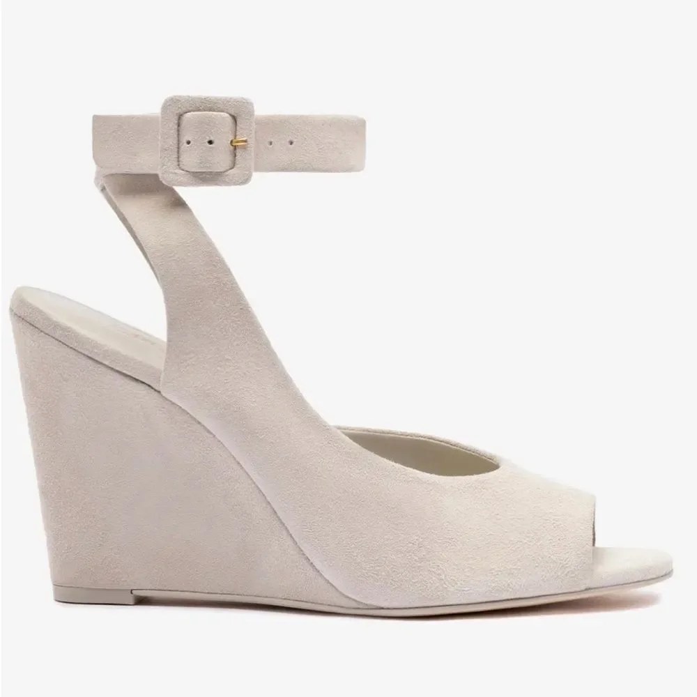 NWT Larroude Denna Wedges in Mushroom Grey